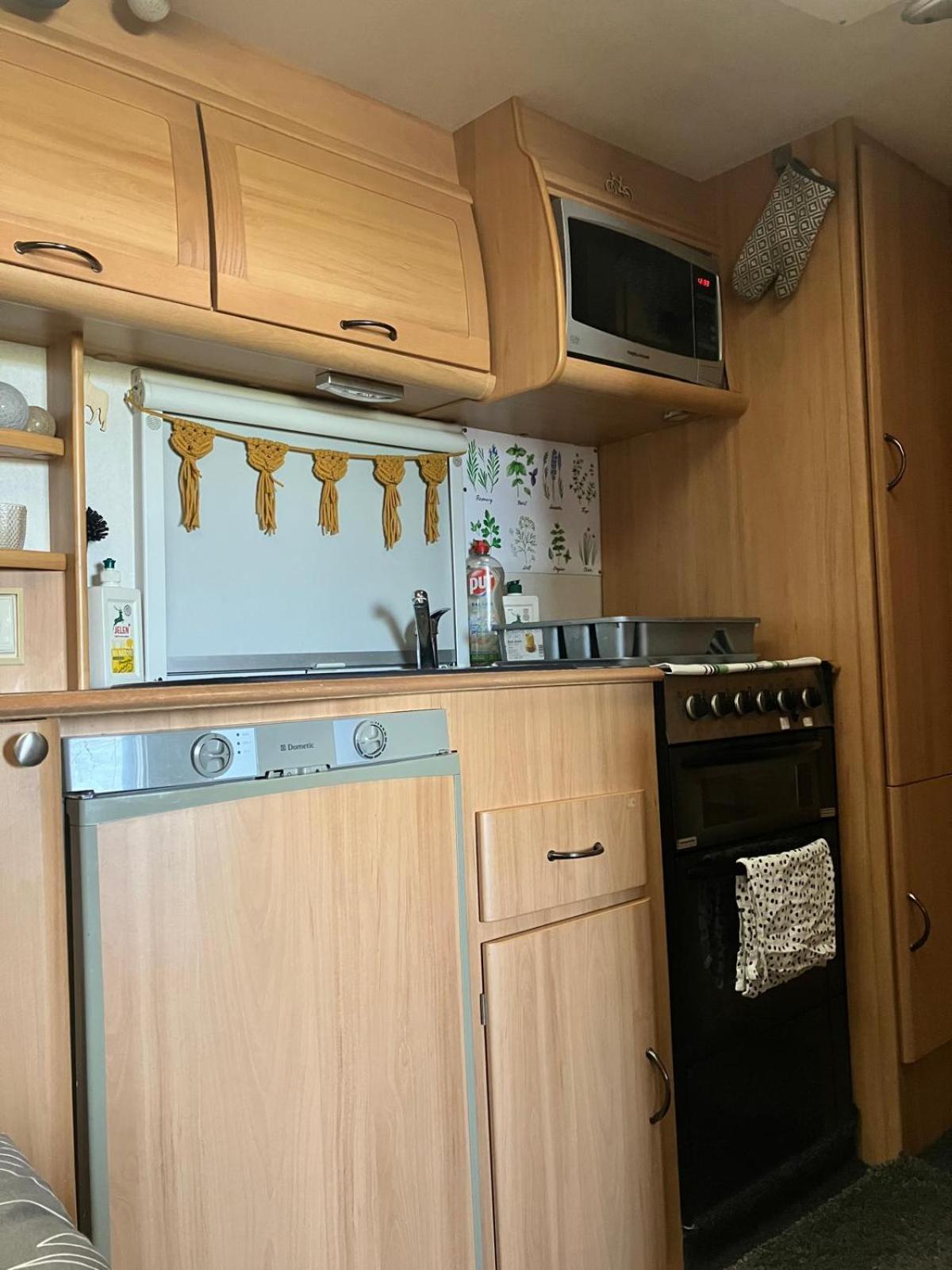 Glamping Karavan U Konopiste Chrastany  Bagian luar foto